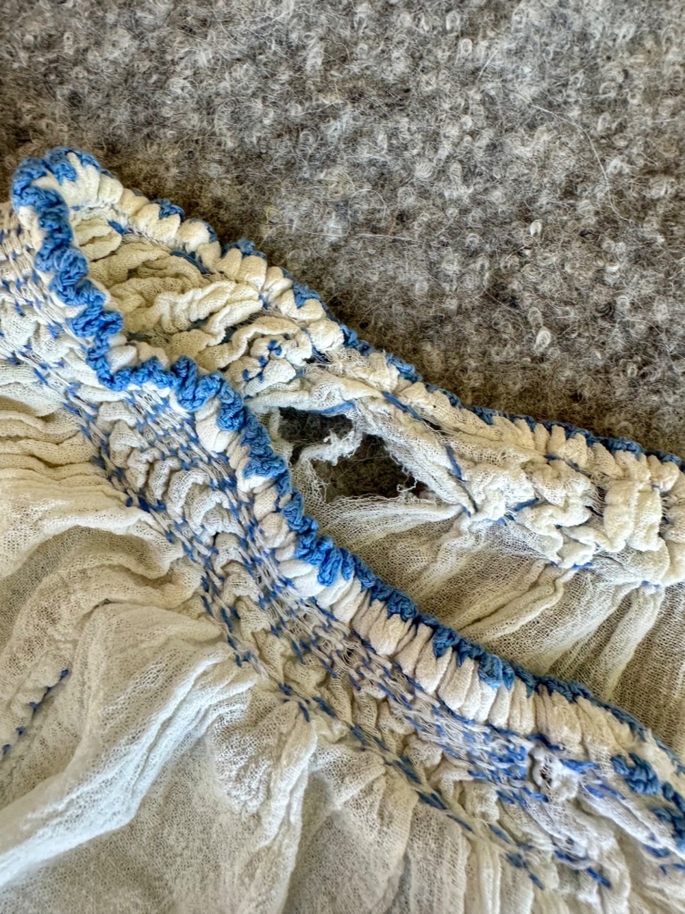 Handstitched Blue White Blouse - Picture 4 of 5